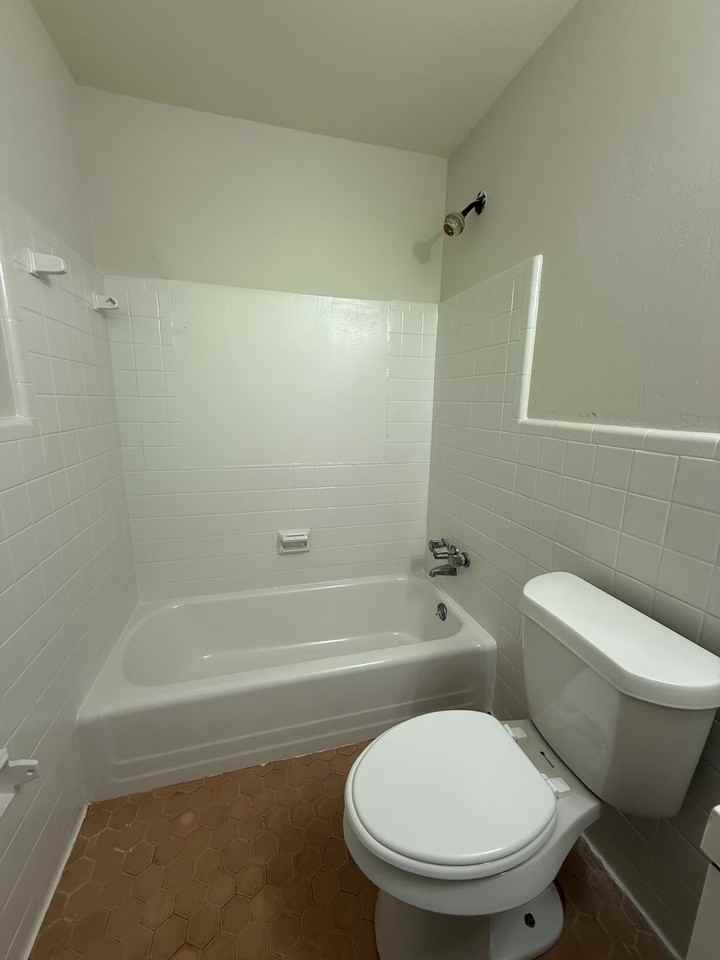 1545 17th Pl Sw #1 - Photo 7 of 9