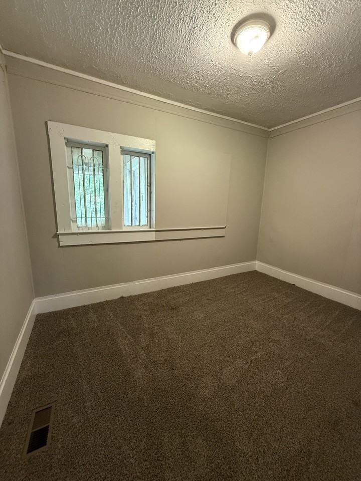 3101 17th Street Ensley #1 - Photo 7 of 12