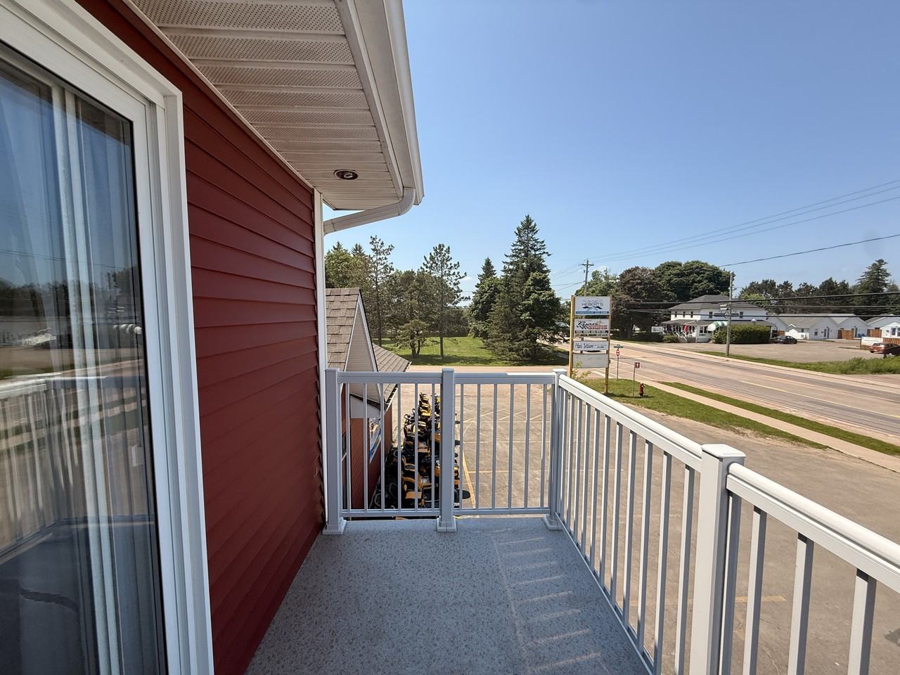 579 Main St - Photo 4 of 24