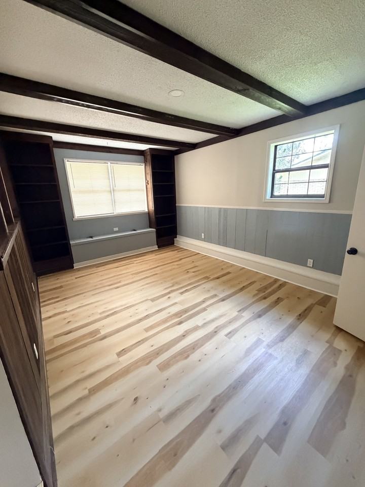 108 Imperial Dr #1 - Photo 3 of 8