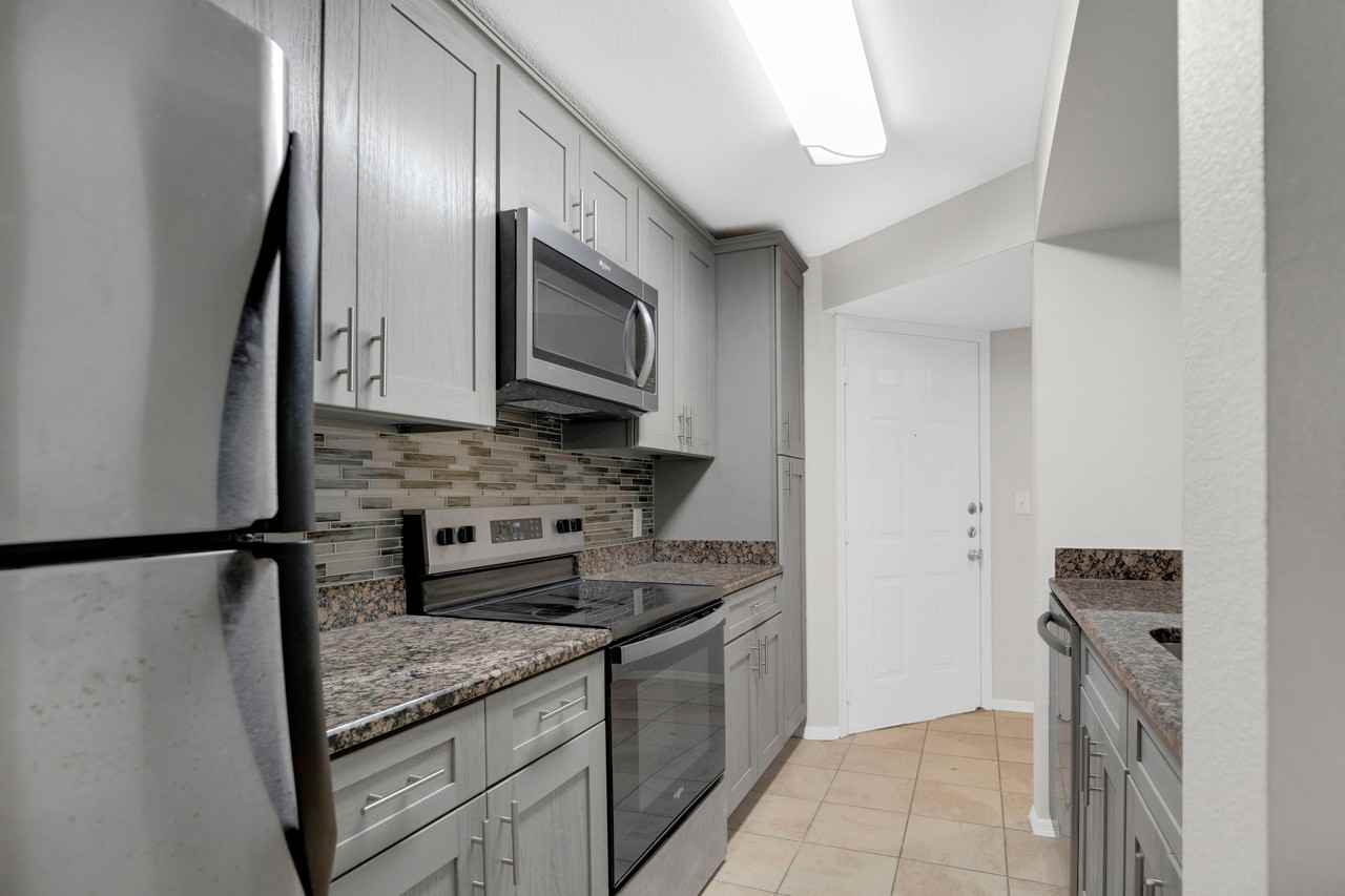 421 Summit Ridge Pl #1