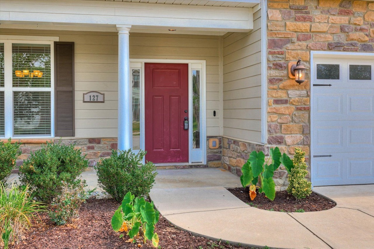 127 Radcliff Dr #1 - Photo 4 of 50