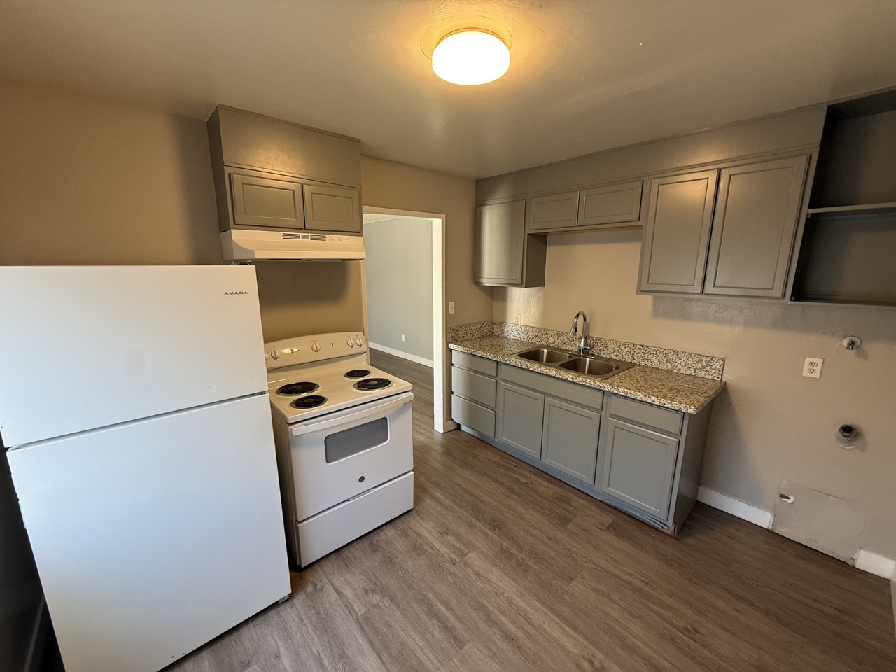 117 Woodrow Ave #B - Photo 4 of 10