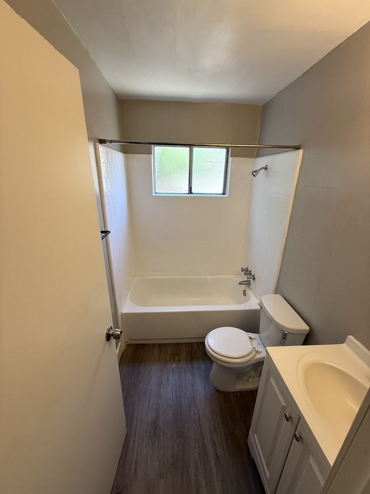 117 Woodrow Ave #B - Photo 7 of 10
