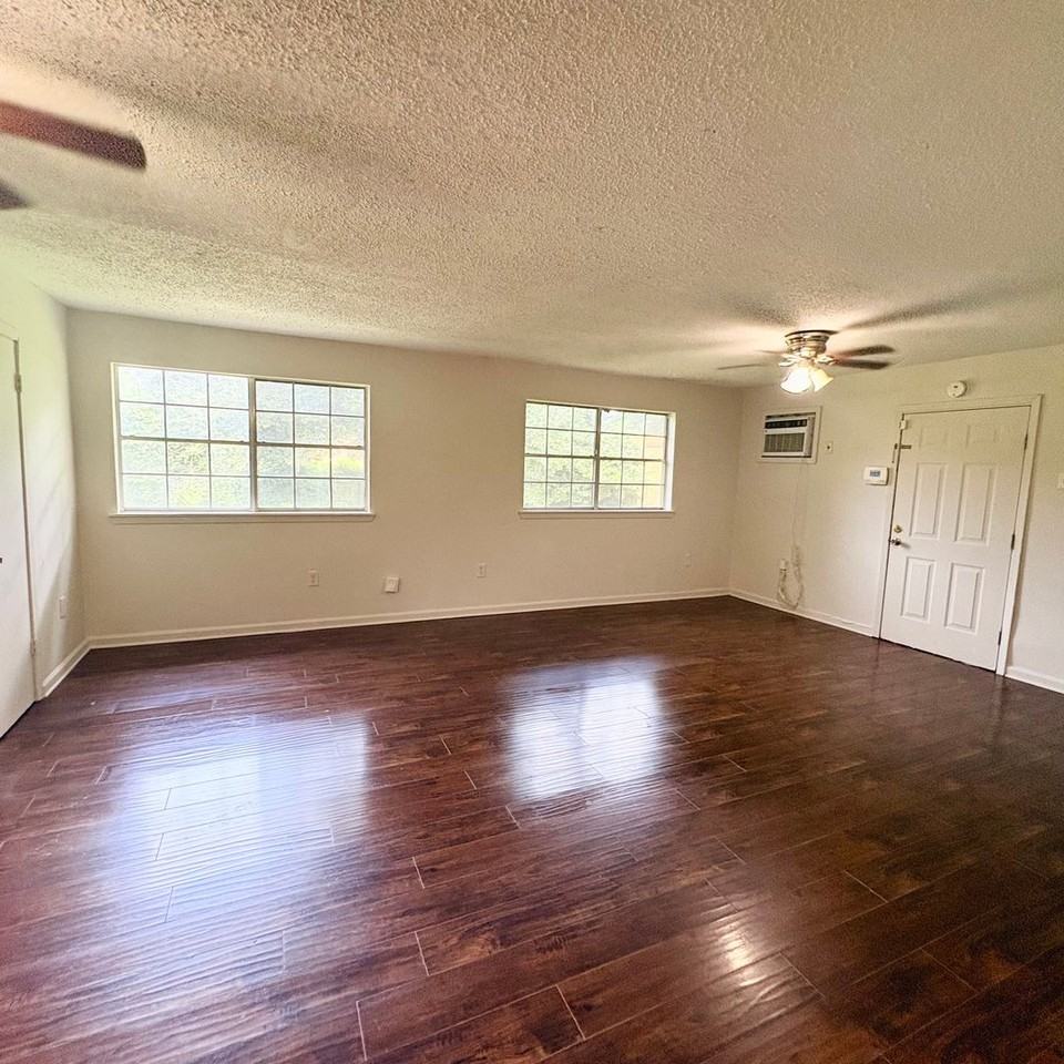 5945 W Fairlane Ct - Photo 2 of 14
