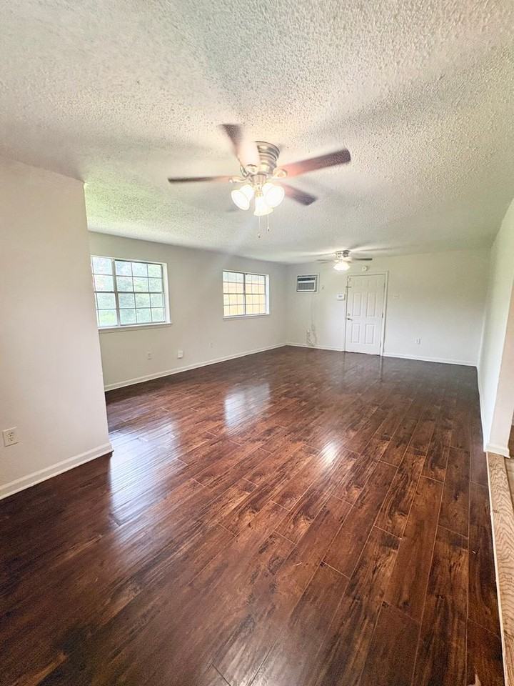 5945 W Fairlane Ct - Photo 3 of 14