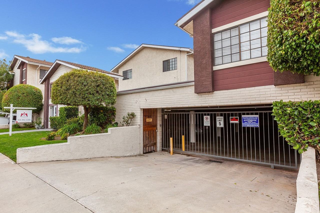 12521 Grevillea Avenue - Photo 2 of 2
