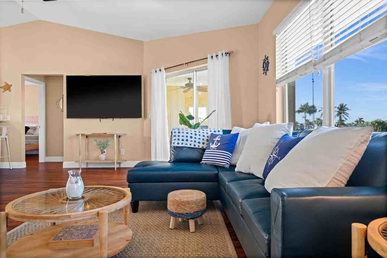 1190 SW 57th St - Photo 4 of 17