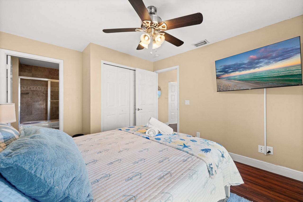 1190 SW 57th St - Photo 6 of 17
