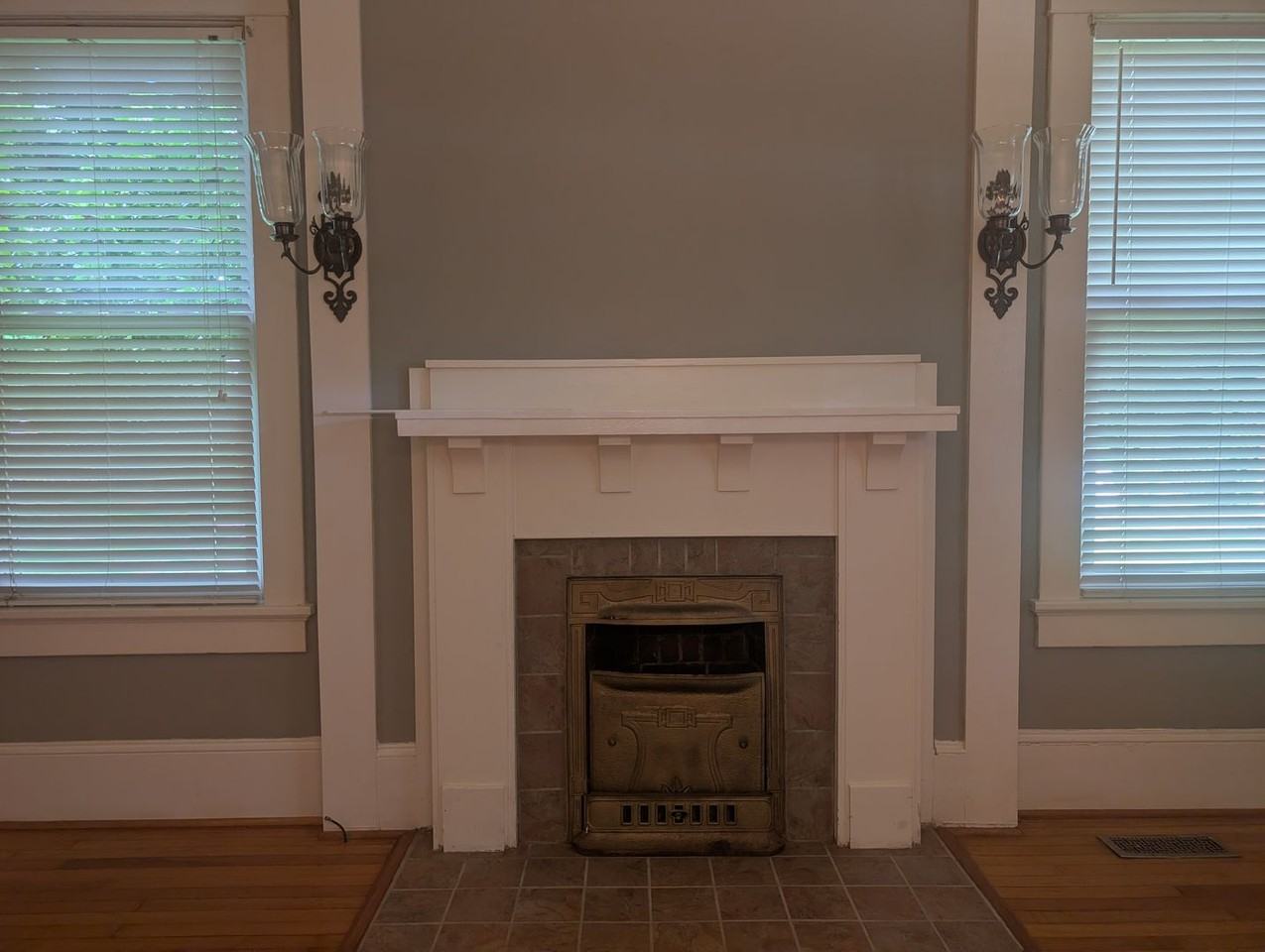 207 W Main St - Photo 4 of 22
