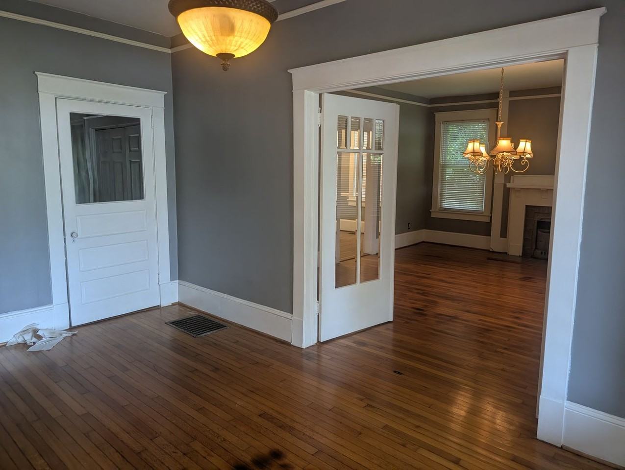 207 W Main St - Photo 5 of 22