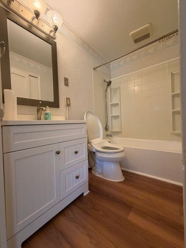 460 Royal Ave - Photo 5 of 14