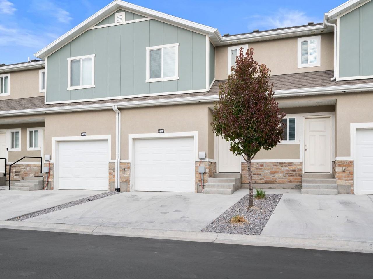 14901 S Tumble Rock Way - Photo 3 of 26