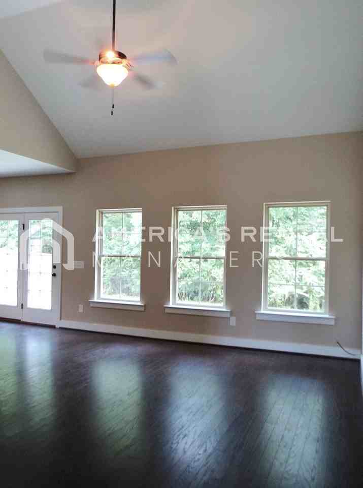108 Falling Waters Ln - Photo 2 of 19