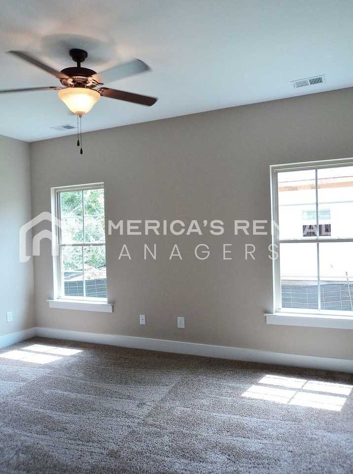 108 Falling Waters Ln - Photo 5 of 19