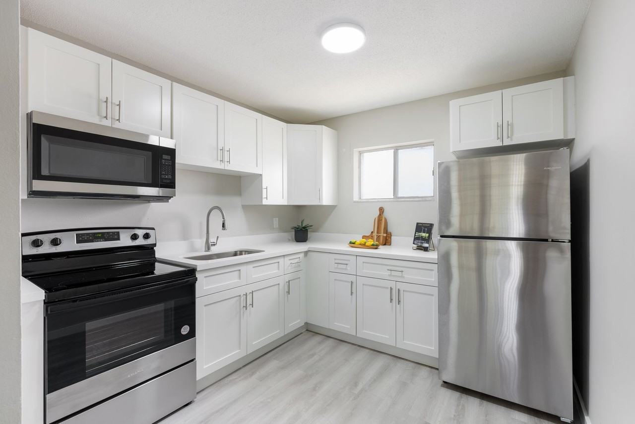 501 Se 23rd St #4 - Photo 4 of 7