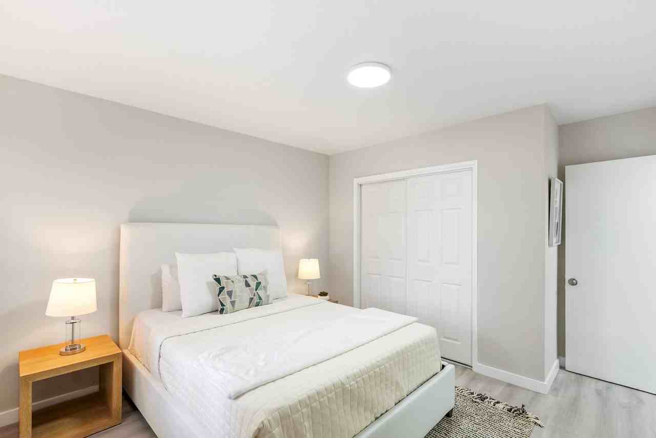 501 Se 23rd St #4 - Photo 6 of 7