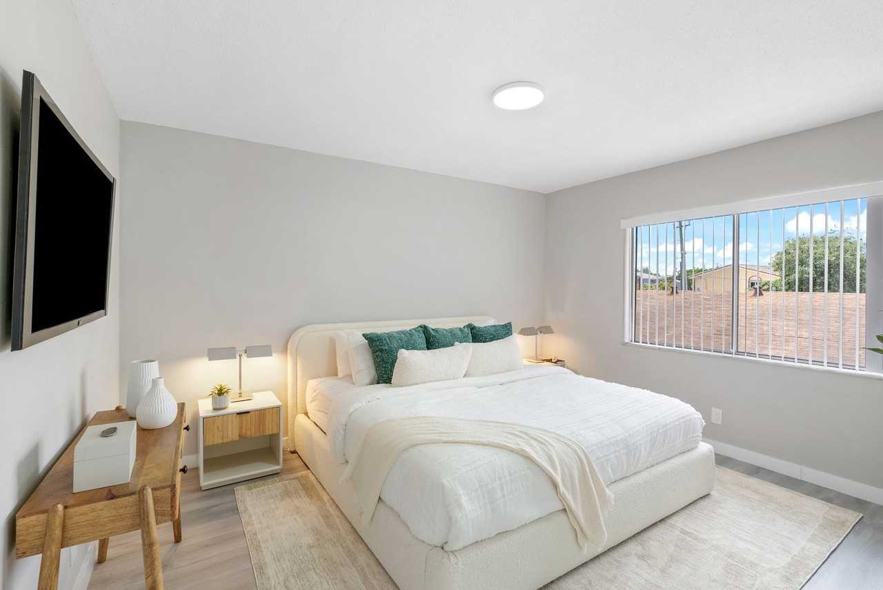 501 Se 23rd St #4 - Photo 7 of 7