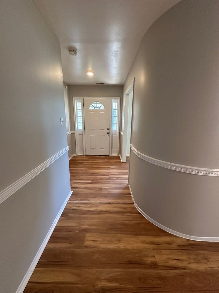 26 Newport Ln - Photo 2 of 17