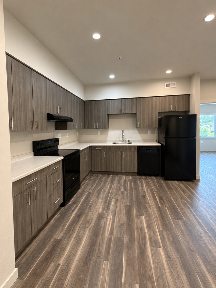 The Landing - Photo 2 of 18
