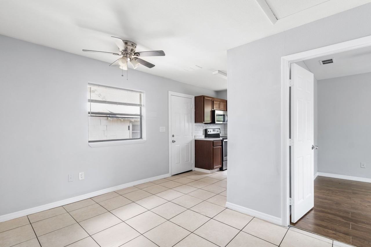 638 W 8th St - Photo 7 of 16