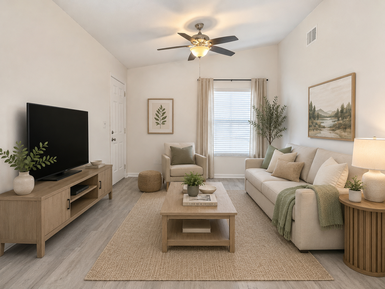 1902 Crystal Grove Dr - Photo 4 of 19