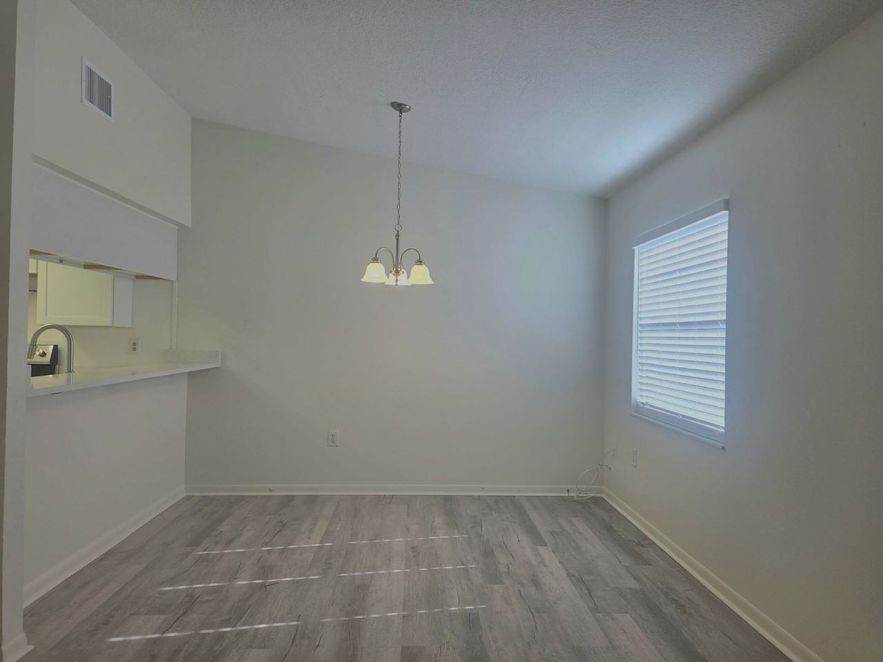 1902 Crystal Grove Dr - Photo 5 of 19