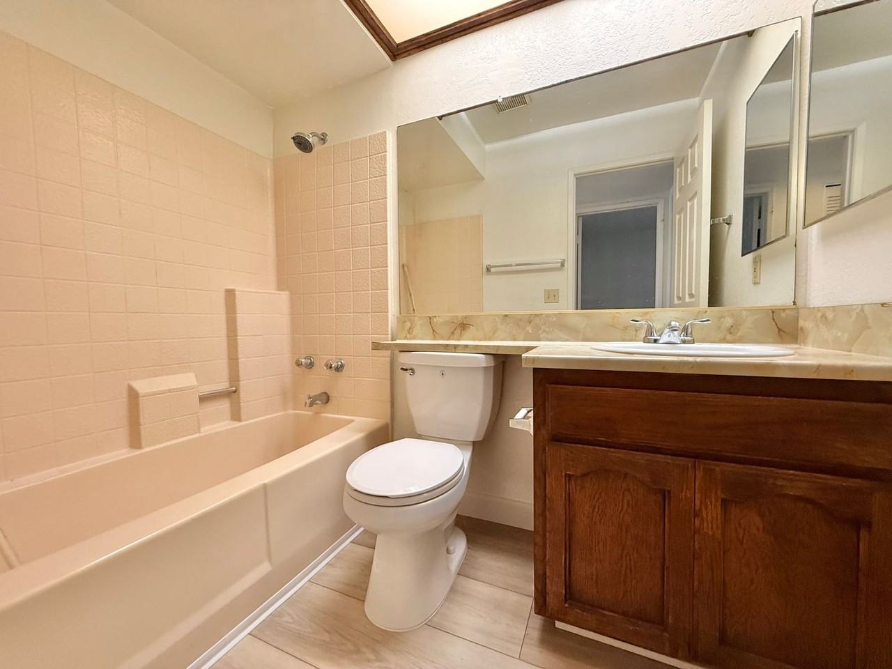 4666 Mission Ave - Photo 7 of 9