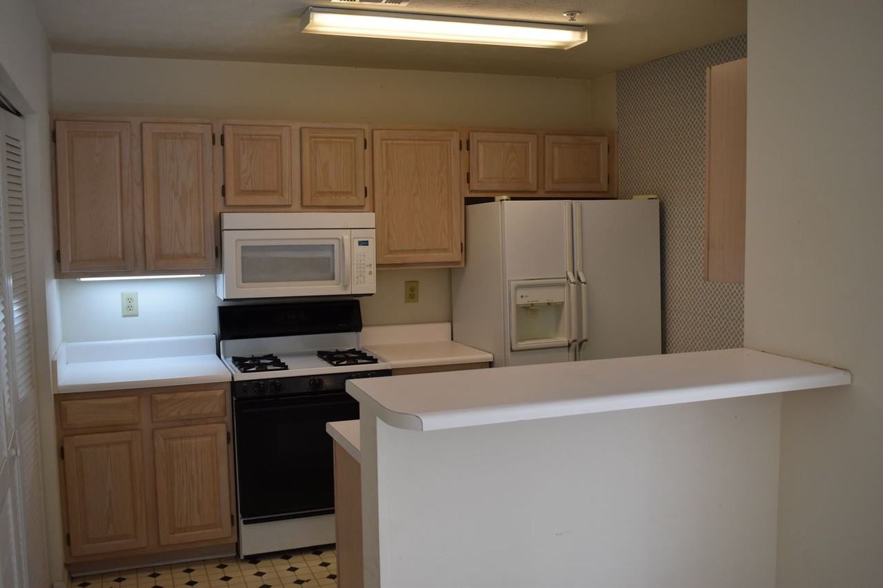 1391 Keys Crossing Dr Ne #1391 - Photo 3 of 6