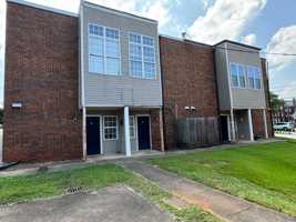 featured image of 201 N Lewis St