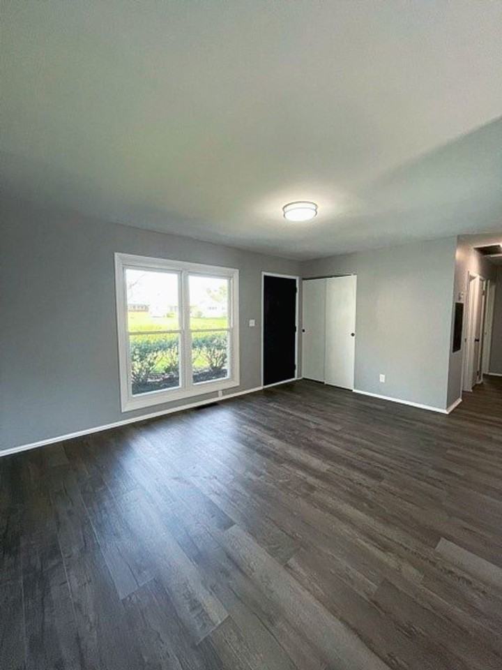 4117 Ural Ave - Photo 2 of 9