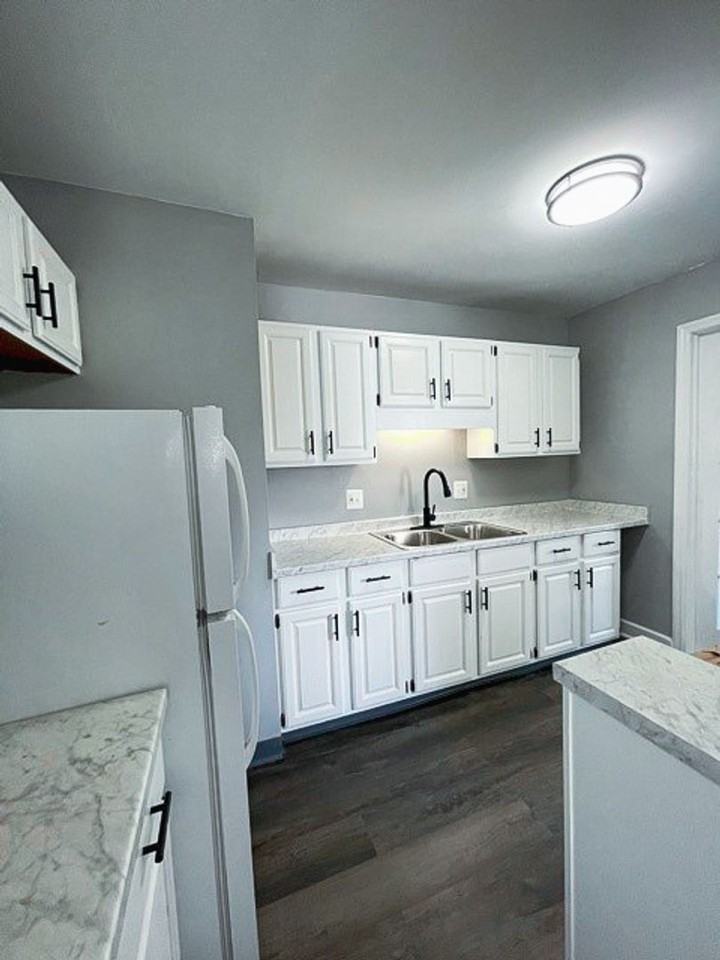 4117 Ural Ave - Photo 3 of 9