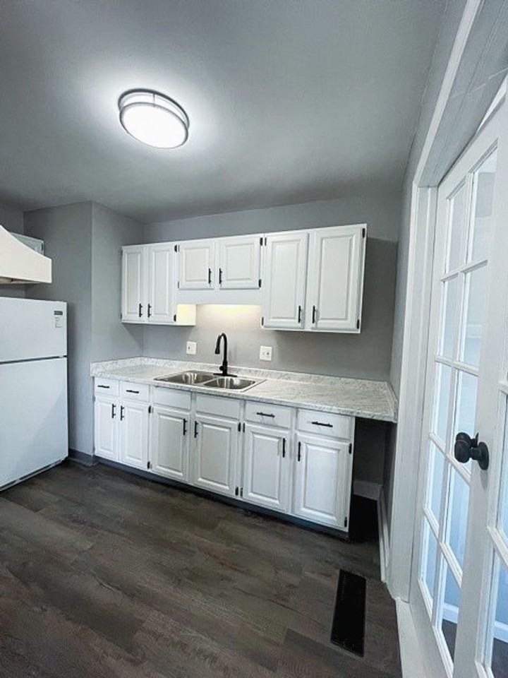 4117 Ural Ave - Photo 4 of 9