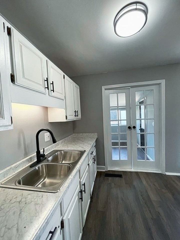 4117 Ural Ave - Photo 5 of 9