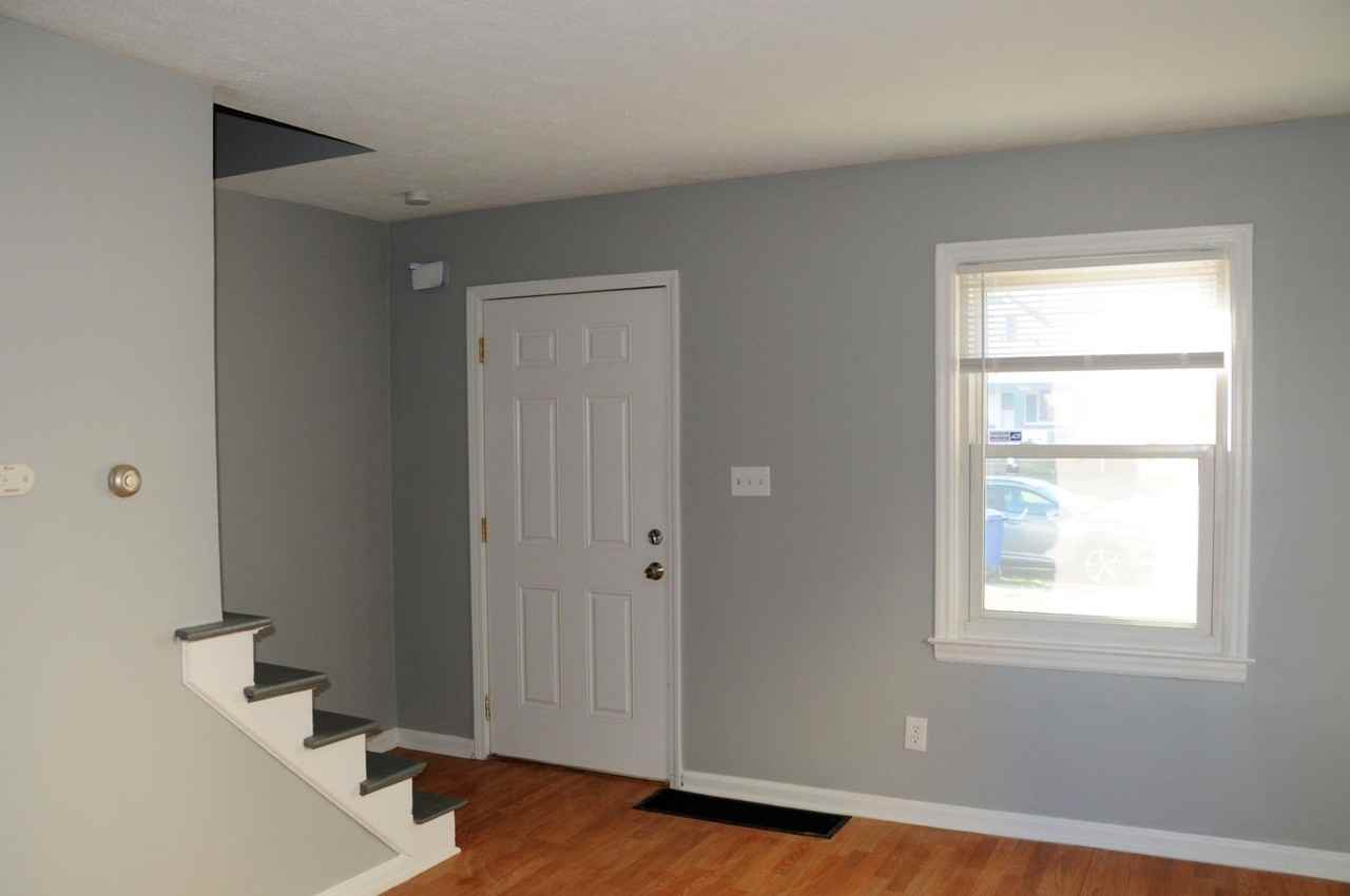 924 S Harris Ave - Photo 2 of 13