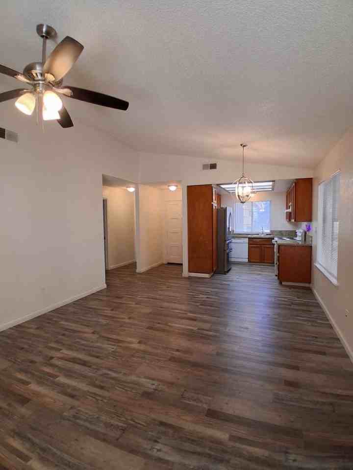 2068 W Magill Ave - Photo 3 of 17