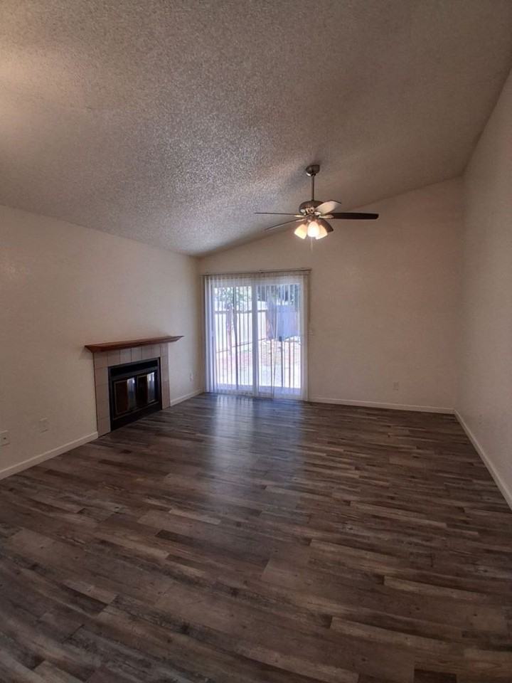 2068 W Magill Ave - Photo 4 of 17
