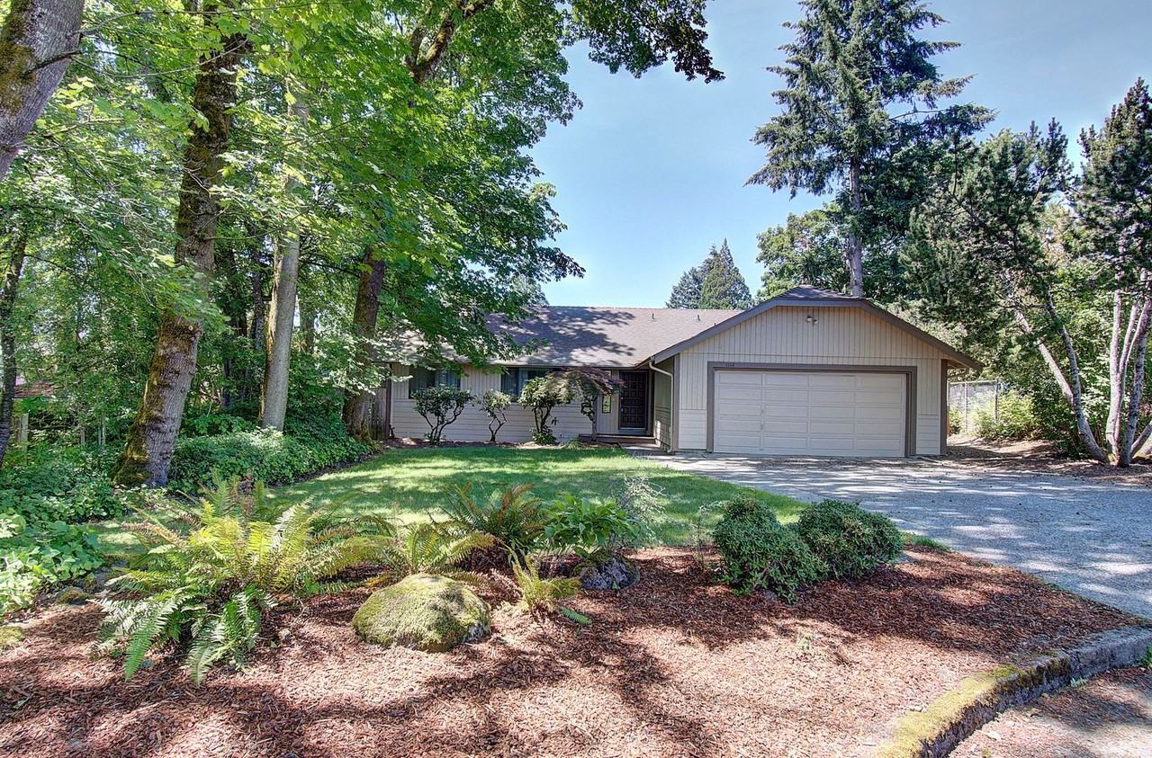 1114 Se 106th Ct - Photo 4 of 35