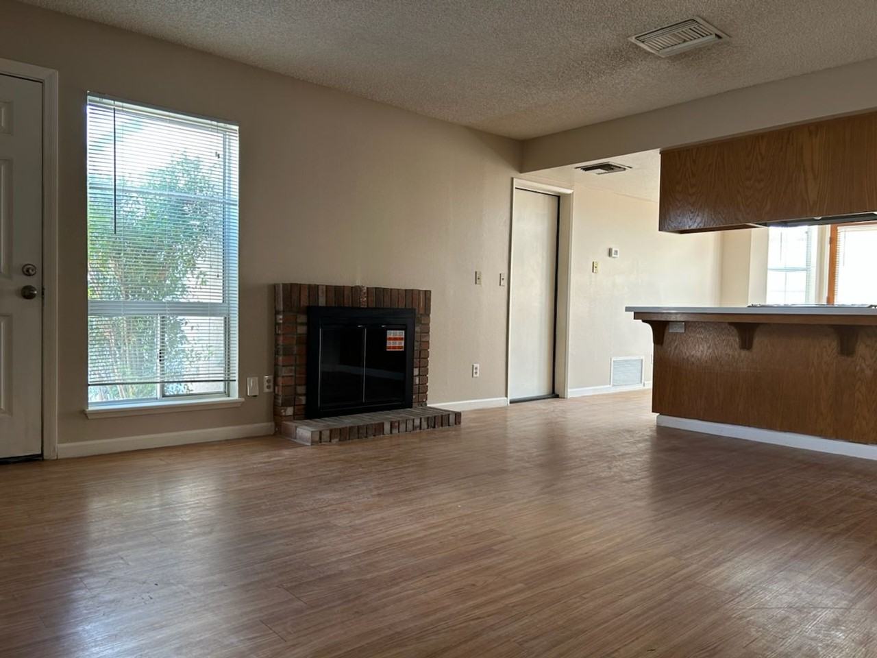 1012 Alene Ave - Photo 4 of 16