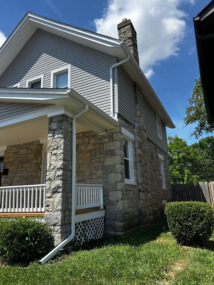 315 Parkwood Ave - Photo 2 of 20