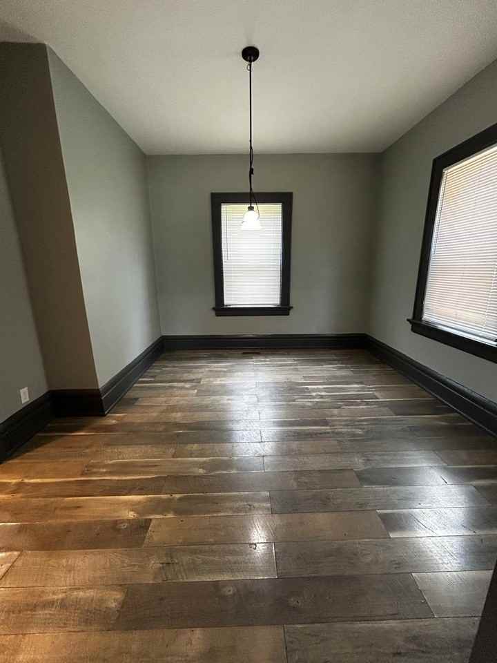 315 Parkwood Ave - Photo 7 of 20