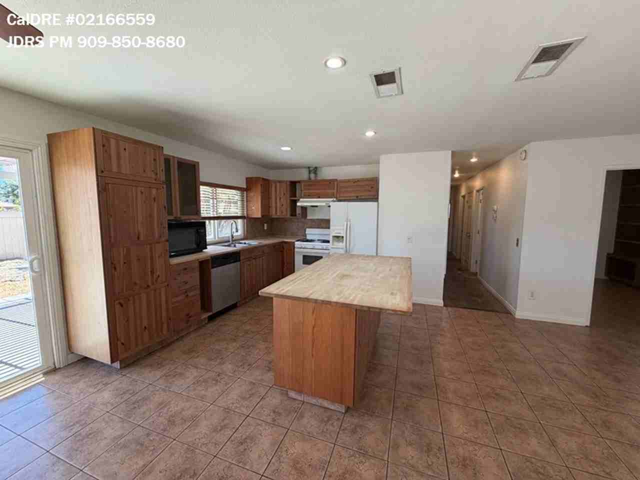 4725 Francis Ave - Photo 3 of 12