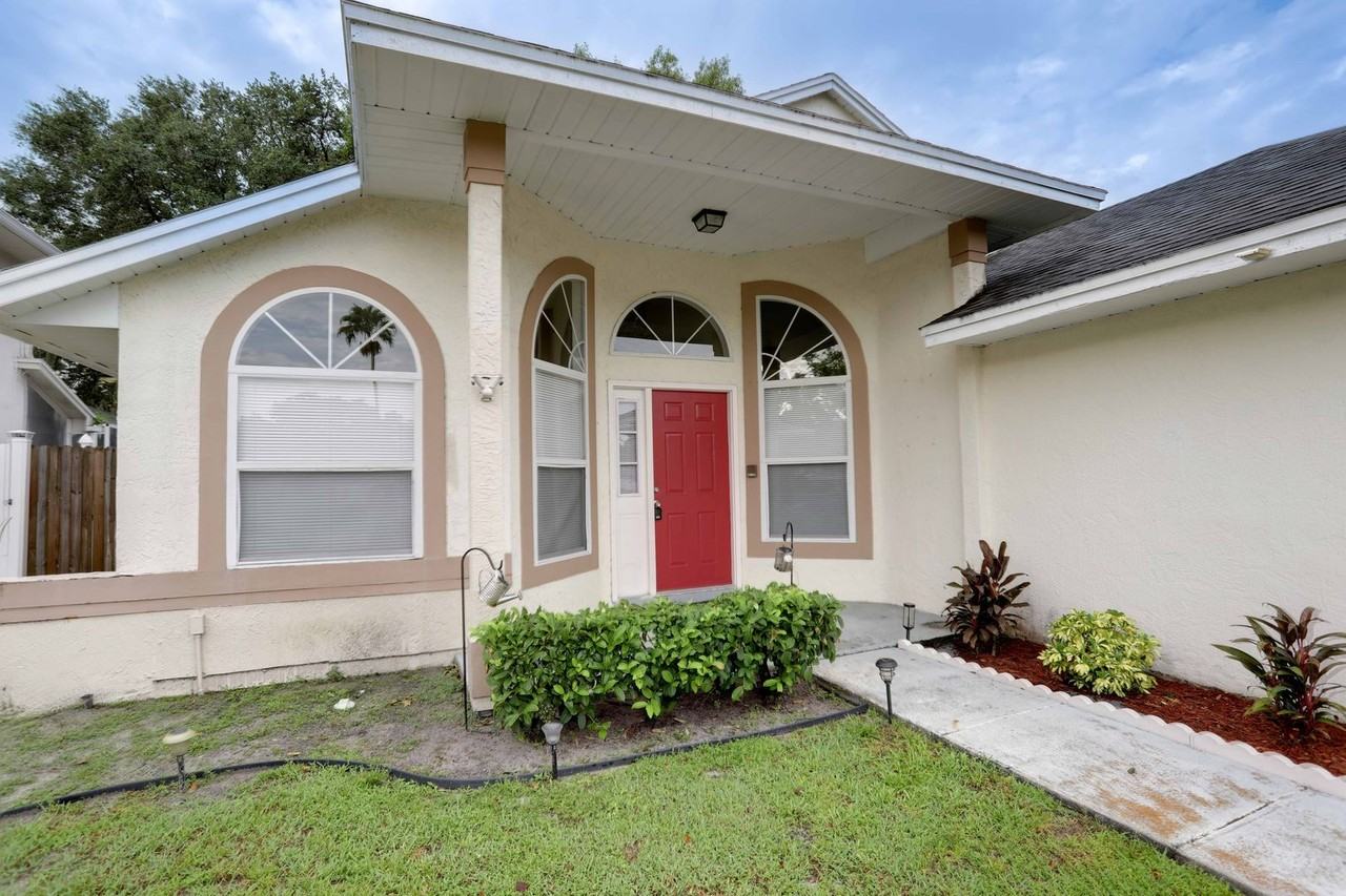 10038 Little Teak St - Photo 2 of 17