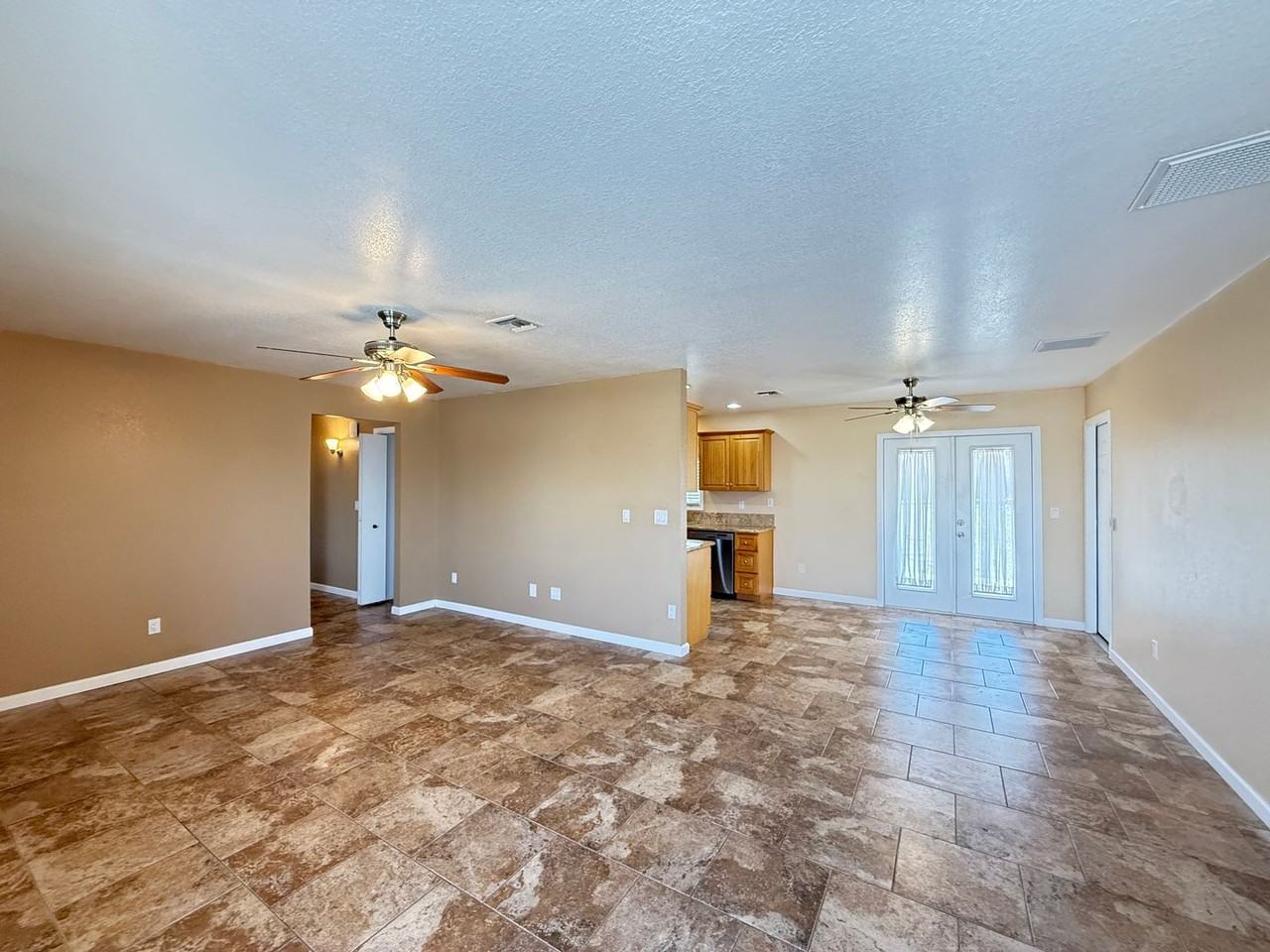 1010 Pueblo Dr - Photo 2 of 16