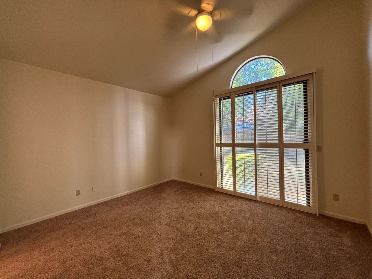 4909 Felicia Way - Photo 7 of 21