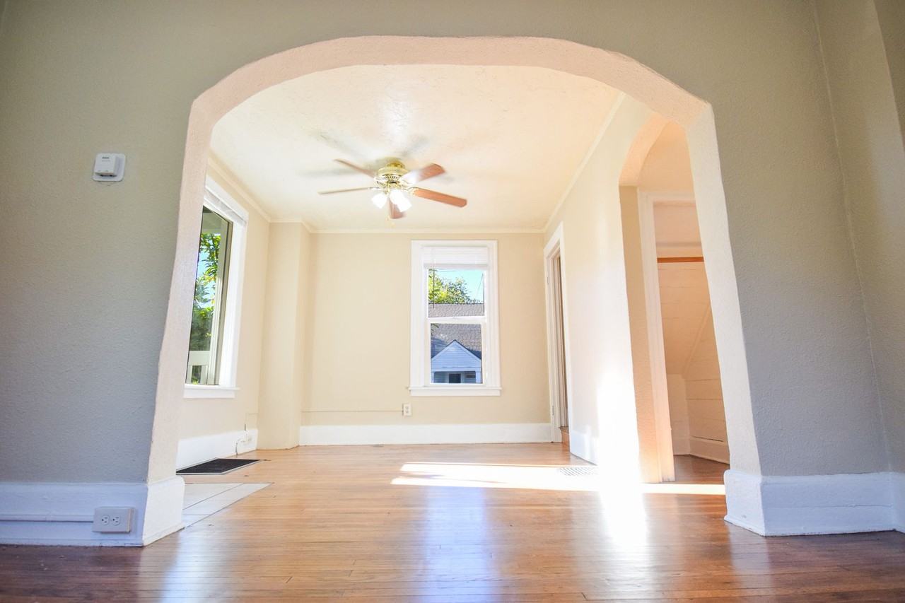 5272 Ne 8th Ave - Photo 5 of 38