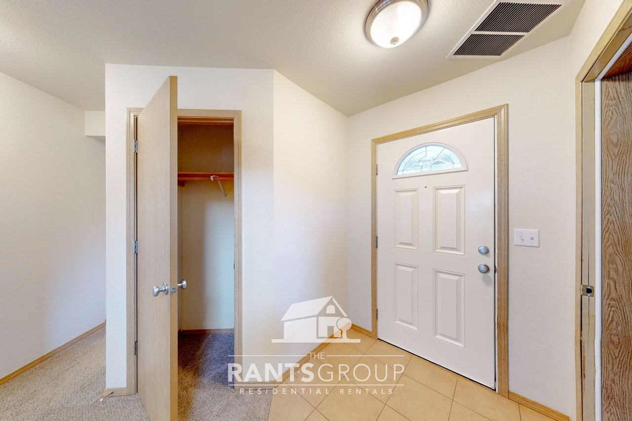 1316 Mills Landing Ct Se - Photo 2 of 28
