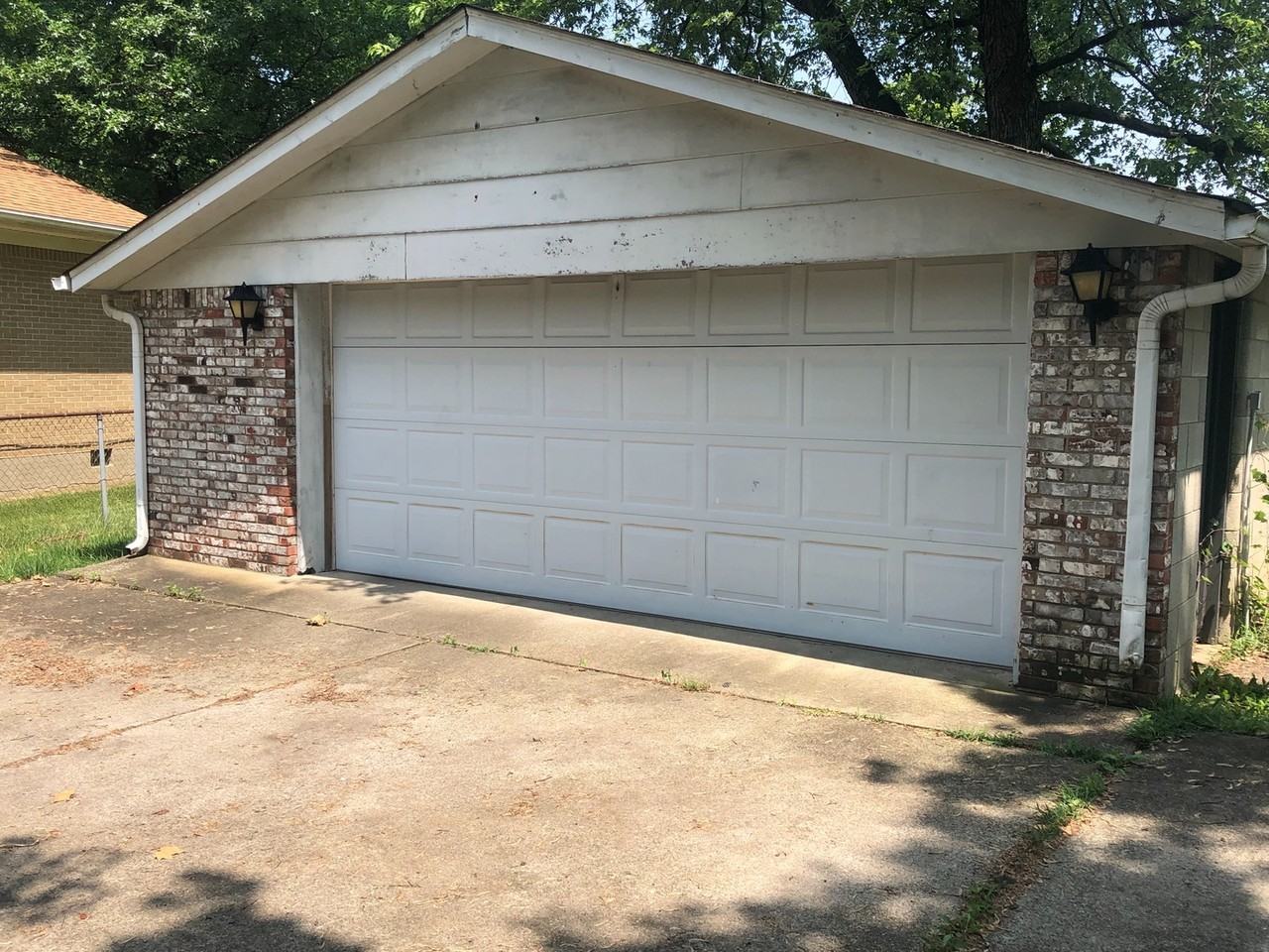 6201 Lynnchester Dr - Photo 2 of 16