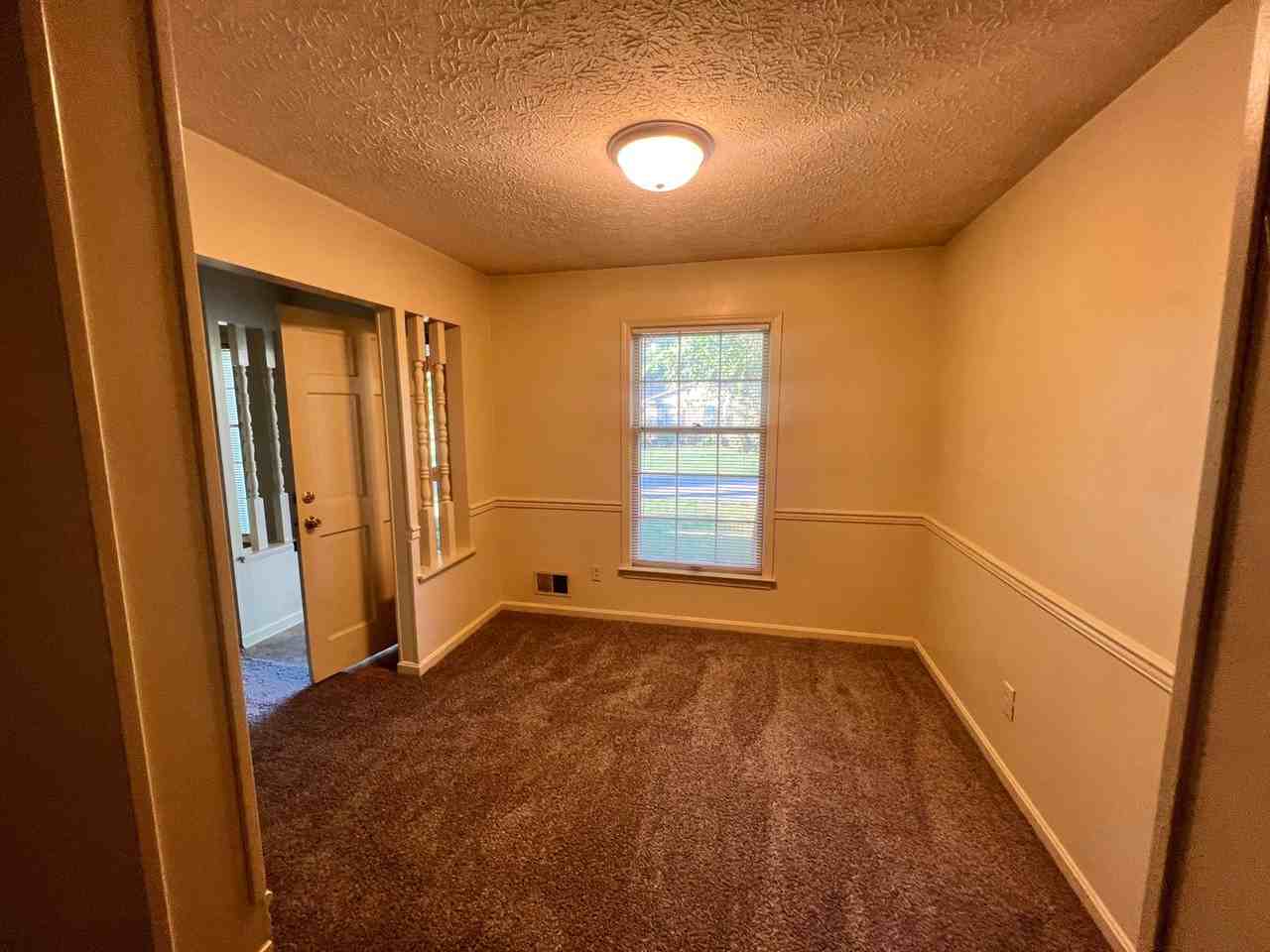 6201 Lynnchester Dr - Photo 6 of 16