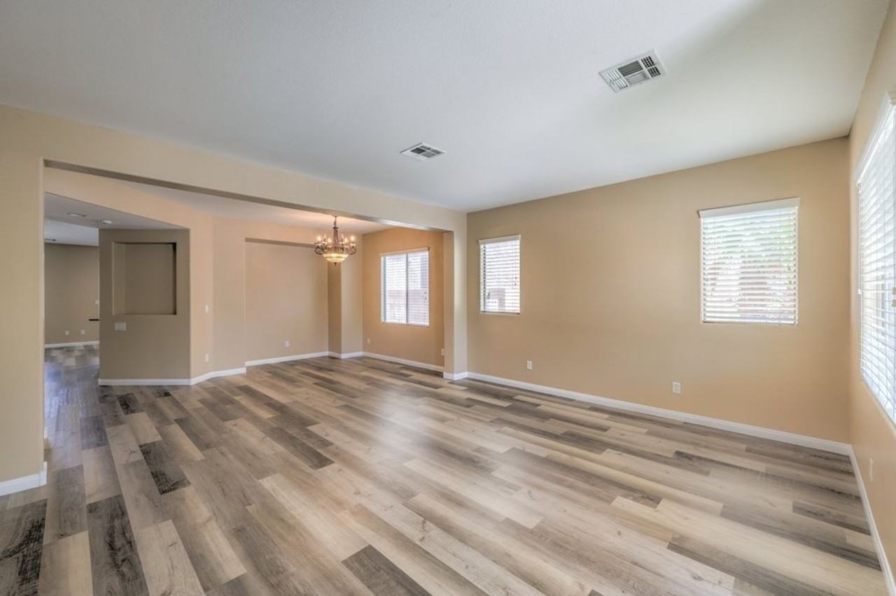 8229 Sawmill Falls St - Photo 2 of 17